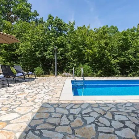 Rea Willa Labin (Istria)