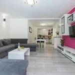 Rea Villa